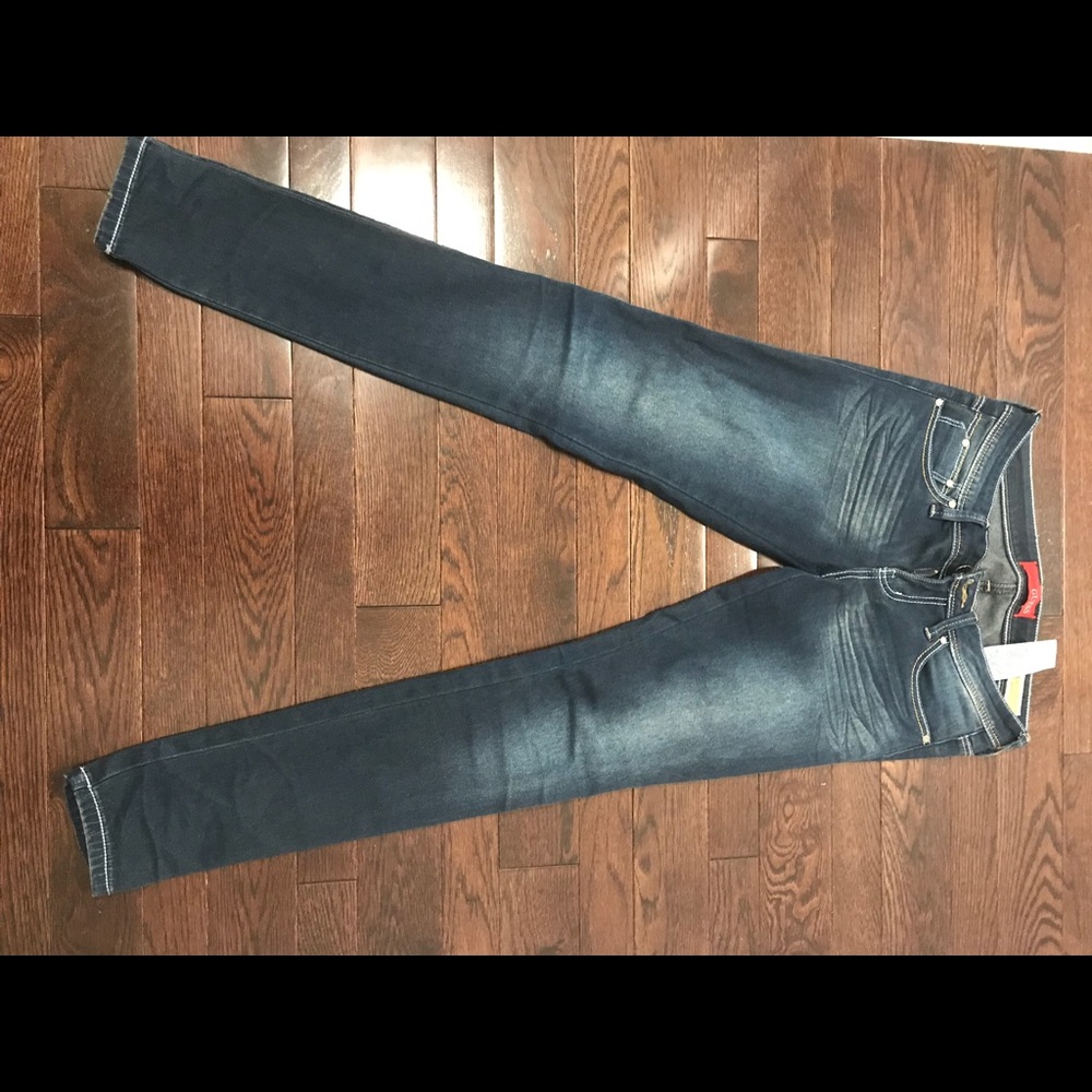 Guess Jeans